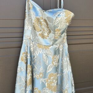 Gorgeous brocade size 14 dress